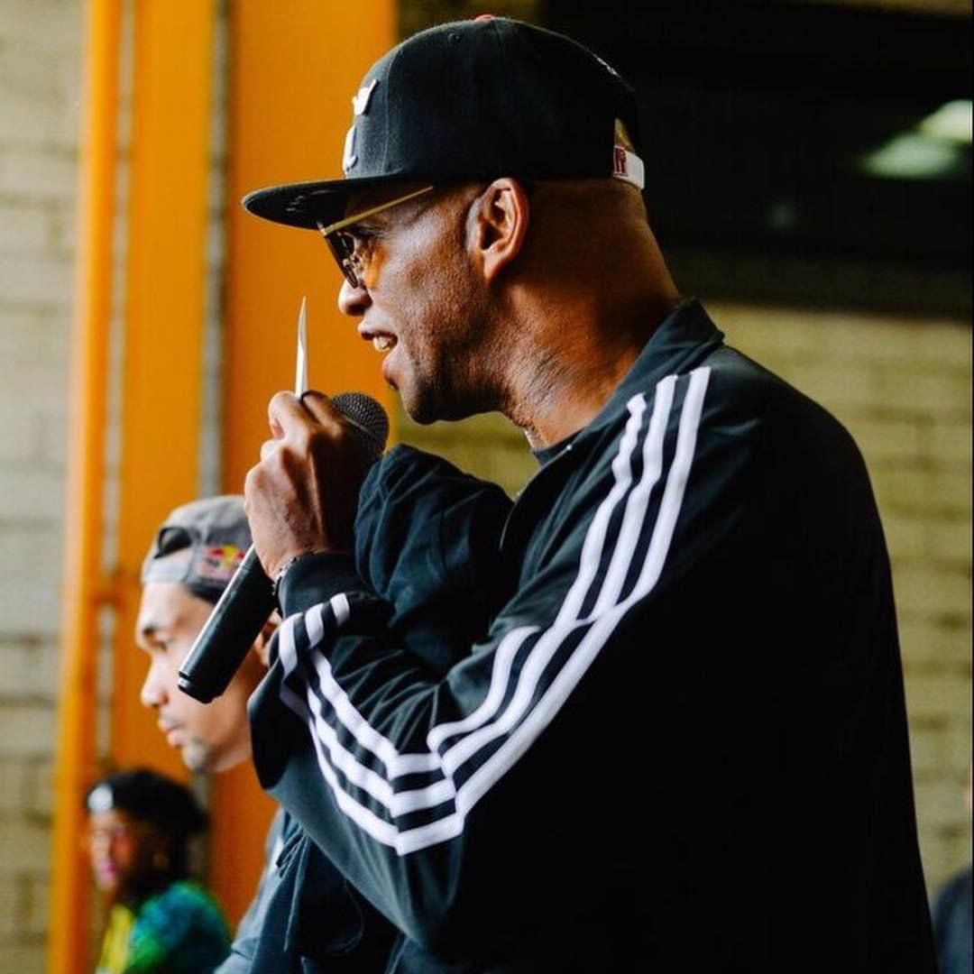 DJ Leanskee performing live